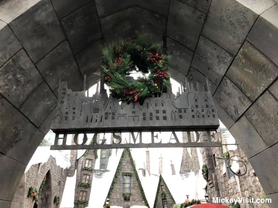 Hogwarts Christmas decorations
