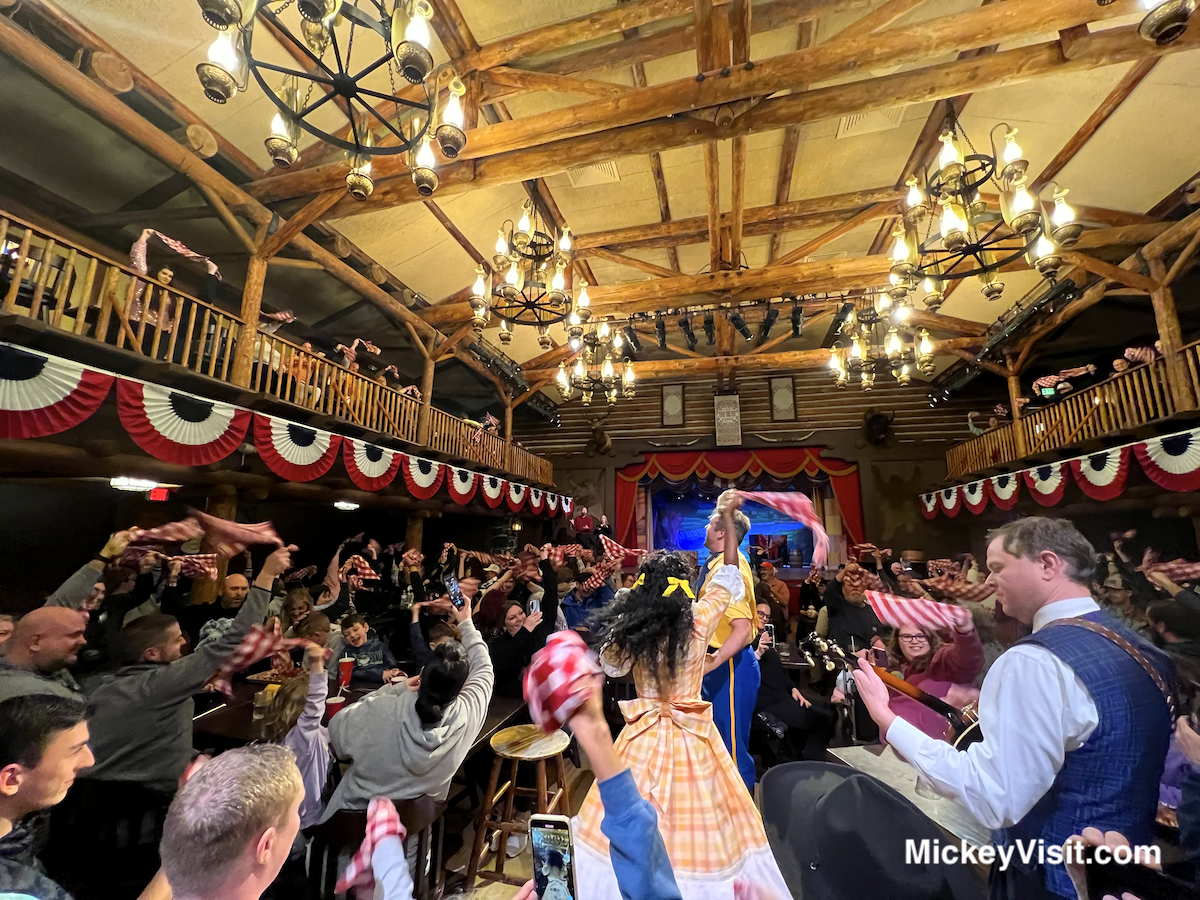 Hoop de Doo Revue dinner show at disney world